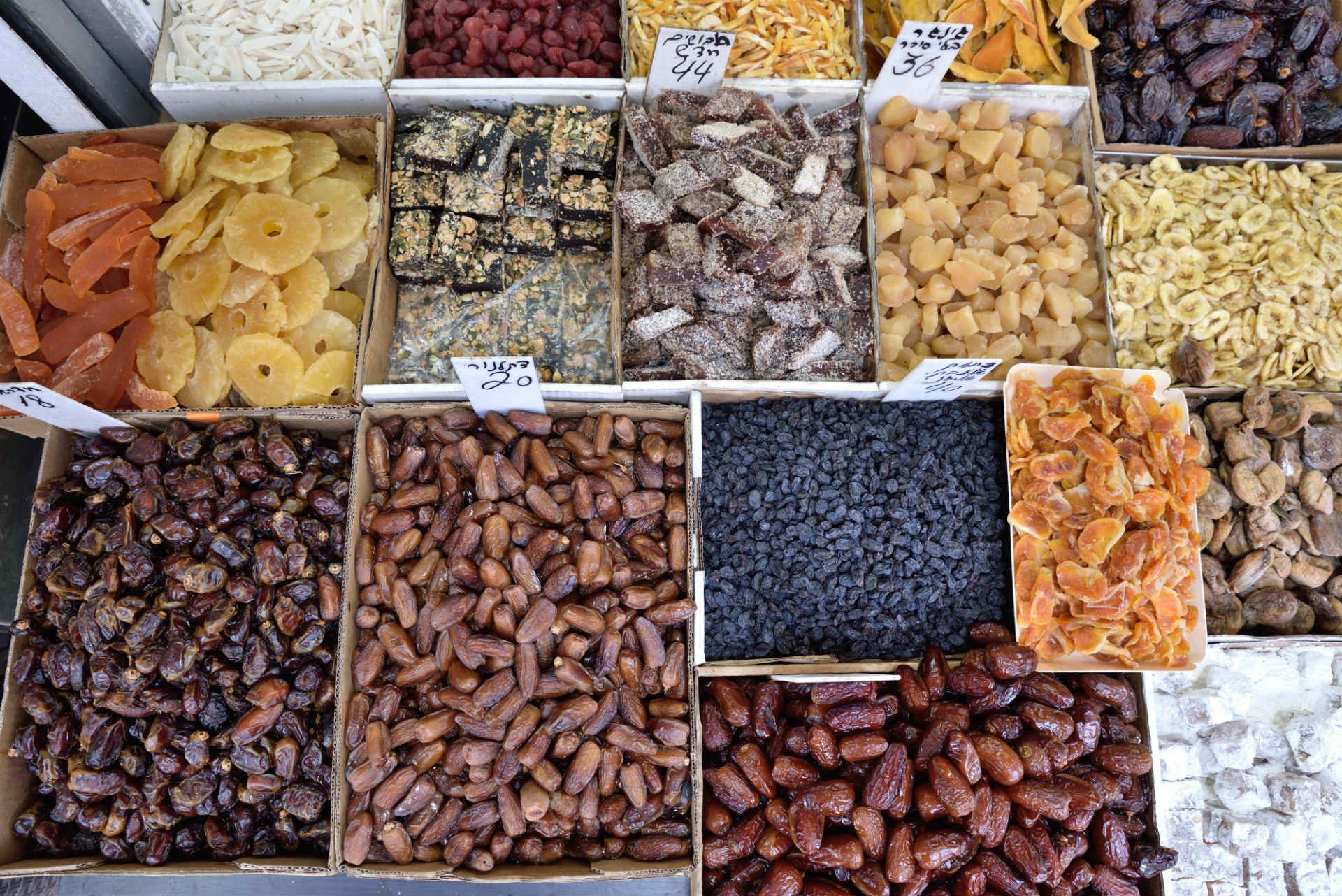 dry-fruits-levinsky-market-tel-aviv-israel-shutterstock_685328350