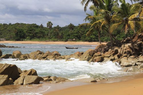 Beach in Axim, Ghana © Shutterstock