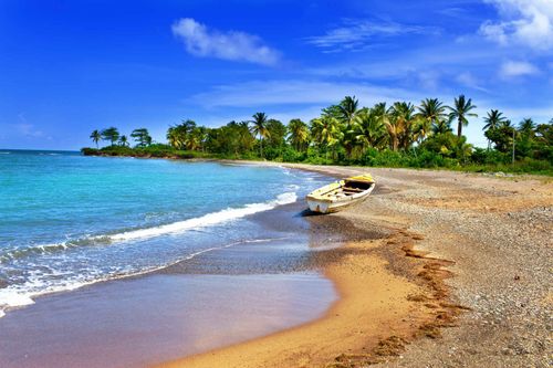 boat-coast-bay-jamaica-shutterstock_90204322