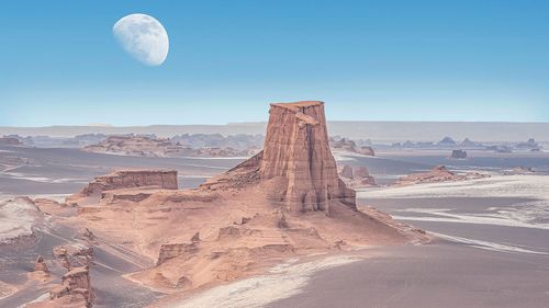 Dasht-e-Lut, Lut desert, hottest desert in the world, also known like Kalut Desert, Iran © leshiy985/Shutterstock