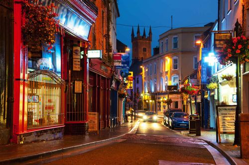 street-night-ennis-ireland-shutterstock_477648799